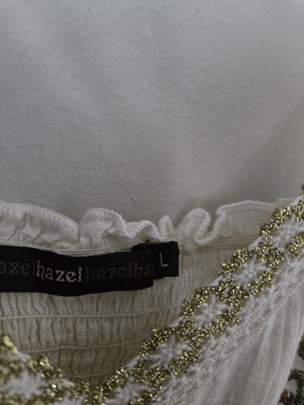 Hazel Embroidered Gold Metallic Sleeveless V-Neck Tank Top - Picture 4 of 7